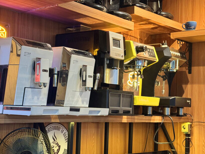 Dunia Kopi offers a diverse selection of coffee equipment, perfect for coffee lovers looking to create their own café experience at home