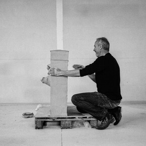 Erwin Wurm. Courtesy of 21er Haus