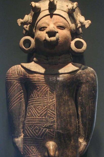 Figura antropomorfa masculina

Materials: Ceramic

Integración 800 - 1500 dC

Measures: 400 mm de alto x 170 mm de ancho