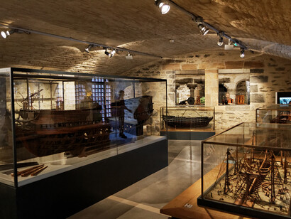 Musée national de la Marine du château de Brest. Derrière ses murs imposants, le château abrite aujourd’hui le Musée national de la Marine et son patrimoine maritime exceptionnel © By Thesupermat - Own work, CC BY-SA, 3.0