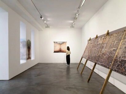 Leyla Cárdenas, Posibles bifurcaciones, vista de exhibición. Cortesía de la Galería Max Estrella