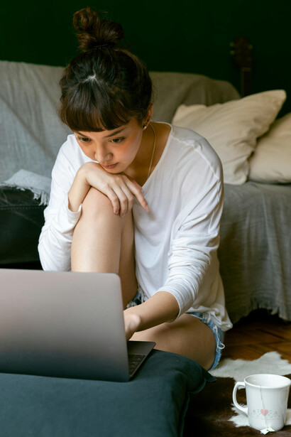 Especialista de marketing estuda caso de sucesso. Na jornada do empreendedorismo, o planejamento estratégico é a fundação que sustenta os sonhos