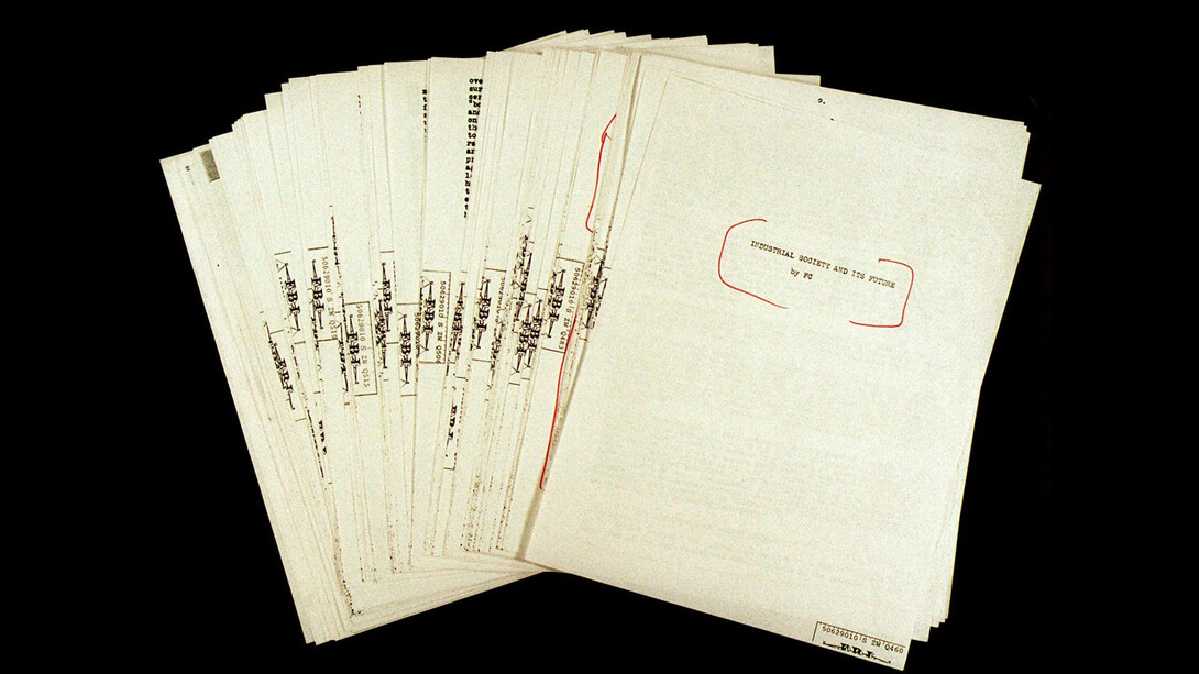 Manifiesto Unabomber, titulado "La sociedad industrial y su futuro", escrito por Ted Kaczynski. Algunos criminales son convertidos en íconos mientras otros son repudiados, revelando que el juicio social no se centra solo en el acto de matar, sino en el contexto, el móvil y la historia del victimario