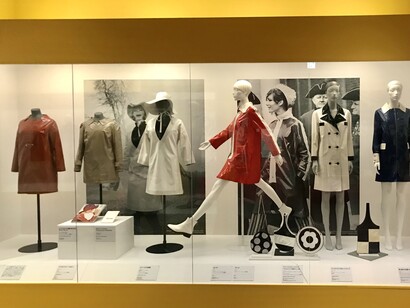 Alligator Rainwear, 1965-67 © Alma Reyes