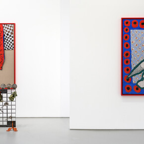 Ida Ekblad, Exhibition view. Courtesy the artist and Galerie Max Hetzler, Berlin | Paris. Photo : Charles Duprat