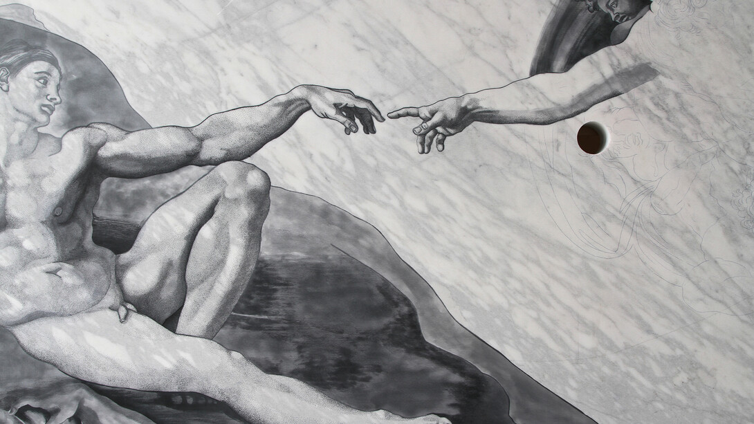 GAP, 2015, marmo bianco, cm 329 X 200 X 75,  marmo bianco e pigmenti, courtesy Galleria Poggiali e Forconi.  (particolare dell’opera)