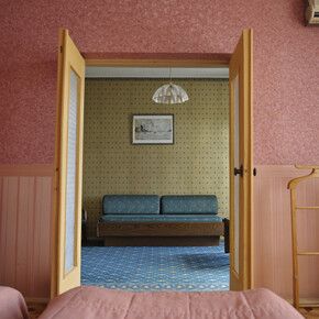 Stephen Shore, Room 509, Dnipro Hotel, Kiev, Ukraine, July 18, 2012, Chromogenic color print, 16 x 20 inches (40.6 x 50.8 cm), 20 x 24 inches (50.8 x 61 cm) paper size