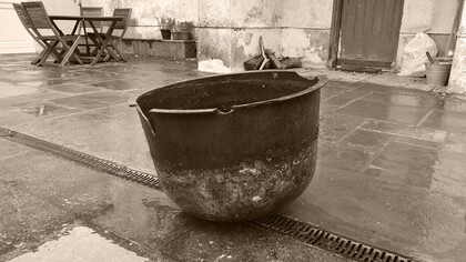 Olla de la hambruna en Kilkenny, Irlanda. Foto cortesía del sitio web irishfaminepots.com, 2021