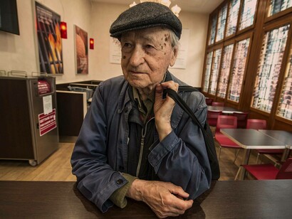 Jonas Mekas in the latter stages of his life still has that spark to make movie magic