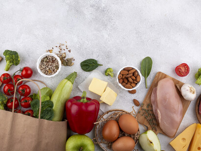 A visual arrangement of vitamin B-rich foods categorized by food group