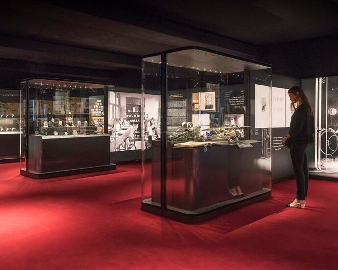 Cartier in Motion. ® Nigel Young-Foster + Partners