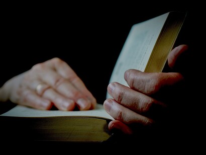 Los libros ayudan, pero no son suficiente