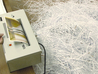 Adrian Melis, Linea de produccion por excedente. Courtesy of the artist and ADN Galería