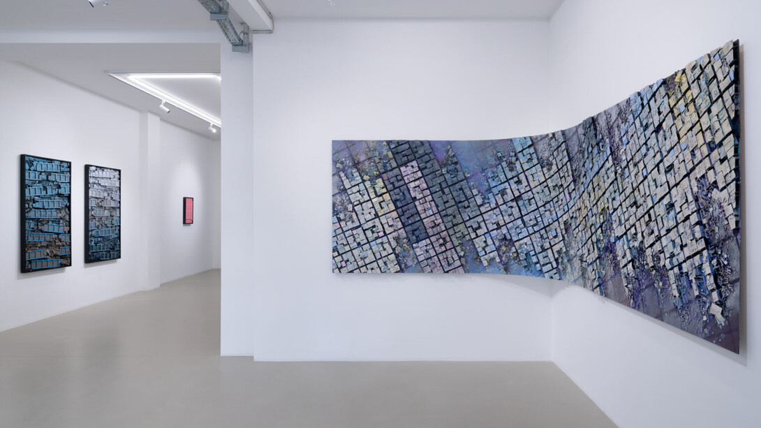 Hendrik Czakainski, Was bleibt, wenn es kippt, ausstellungsansicht. Mit freundlicher genehmigung der AOA;87 Gallery