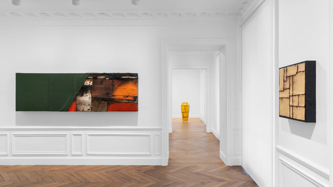 Theaster Gates, And other paintings, vue de l'exposition. Avec l'aimable autorisation de White Cube