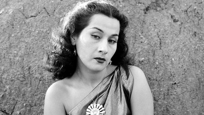 Yma Sumach. Aufgewachsen in idyllischen wilden Landschaften soll ihre stimmliche Tapferkeit von den Echos der Vögel stammen, die sie seit ihrer Kindheit umgeben