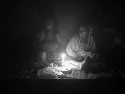 Working Girls II, XXI 2009, Digital archival print 60x90 cm. Courtesy of the Artist & Addis Fine Art
