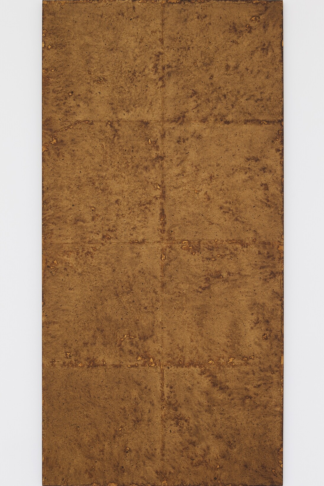 Chung Chang-Sup, "Meditation 93103" 1993, Fibre de mûrier sur toile / Tak fiber on canvas
244 x 122 cm / 96 1/16 x 48 1/32 inches, Photo: Claire Dorn, Courtesy Galerie Perrotin