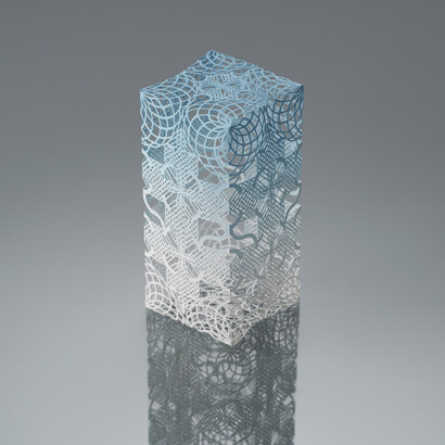 Ashley Yeo
Morning
2020
hand-cut Japanese paper with pigment
11 x 5 x 5 cm
© Ashley Yeo, photography by Wong Jing Wei,
image courtesy of Mizuma Gallery