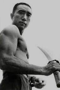 Mishima oscillava tra la tradizione e la modernità