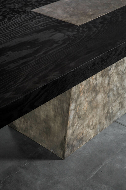 Rick Owens, plug table (bronze and black plywood)
2015
bronze and black plywood
H77 L320 W100 CM / H30.3 L126 W39.4 in
Limited edition of 8 + 4 AP
