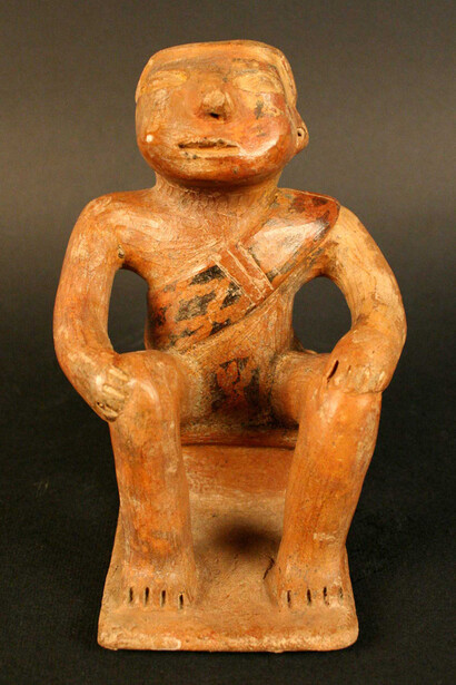 Figura silbato antropomorfa

Materiales: Cerámica

Desarrollos Regionales 500 a.C.- 500 d.C.

Medidas: 154 mm de alto