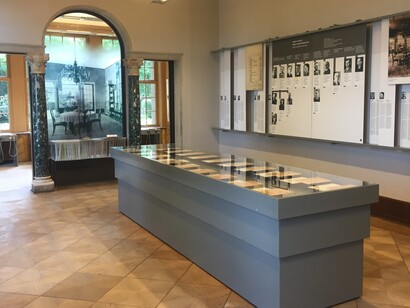 Sala conferenze della casa della Conferenza di Wannsee, Berlino, Germania