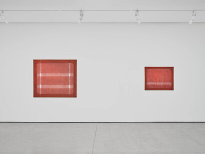 Salvatore Emblema, exhibition view. Courtesy of White Cube