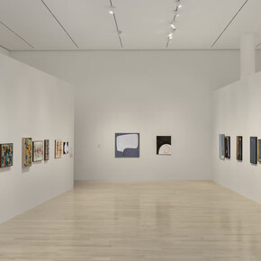 Zilia Sánchez, Topologías / Topologies, exhibition view. Courtesy of The Institute of Contemporary Art