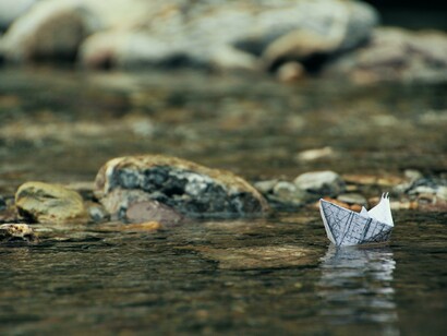 L’infinitesimo e l’invisibile entrano nel ritmo della nostra vita senza che ci soffermiamo a coglierne l’esistenza