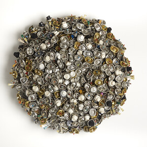 Moffat Takadiwa, Head spin 2, 2015, found spray tops, diameter 50 cm, Copyright the artist, Courtesy Tyburn Gallery