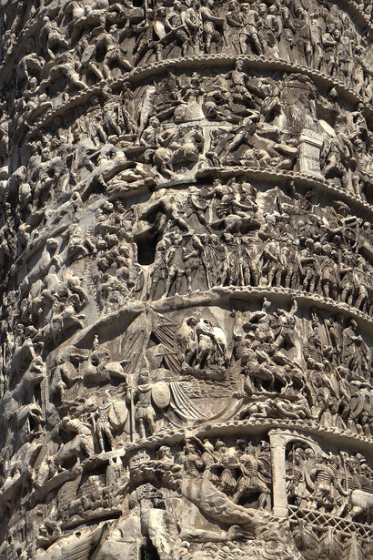 Colonna Traiana, Roma, Italia. L'Epica campagna dacica raffigurata sulla Colonna Traiana: un'analisi delle scene e dei personaggi