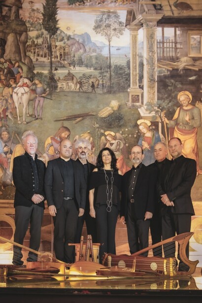 A Napoli. Forte il rapporto di Patrizia Bovi con la città partenopea: dal 2010 al 2012 è stata in tour con La Cappella della Pietà dei Turchini, diretta da Antonio Florio con i progetti intorno allo Stabat Mater e “Tenebre”