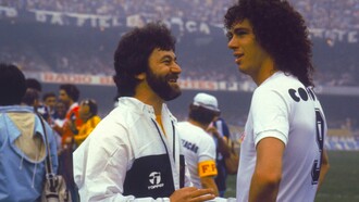 Adilson Monteiro Alves ao lado de Casagrande na comemoração do título do Campeonato Paulista de 1983