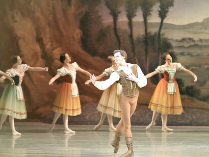 En Giselle, se hace presente el modelo de la mujer del romanticismo, aquella dama inocente y sumisa