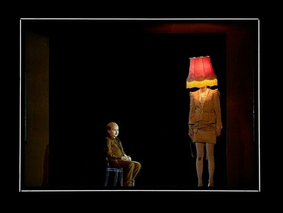 Die katze auf dem heißen blechdach. Mit freundlicher genehmigung des Deutschen Theaters