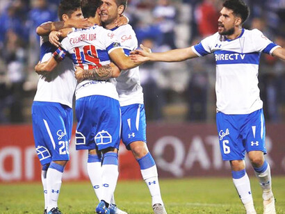 Jugadores de fútbol del equipo de la U Católica de Chile