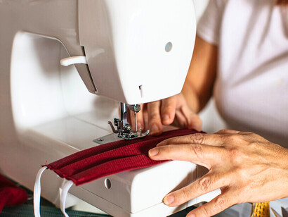 Là où la matière prend forme, guidée par le geste et l’attention du détail