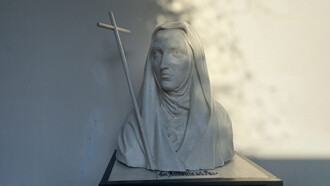Busto de Mama Antula, la primera santa argentina