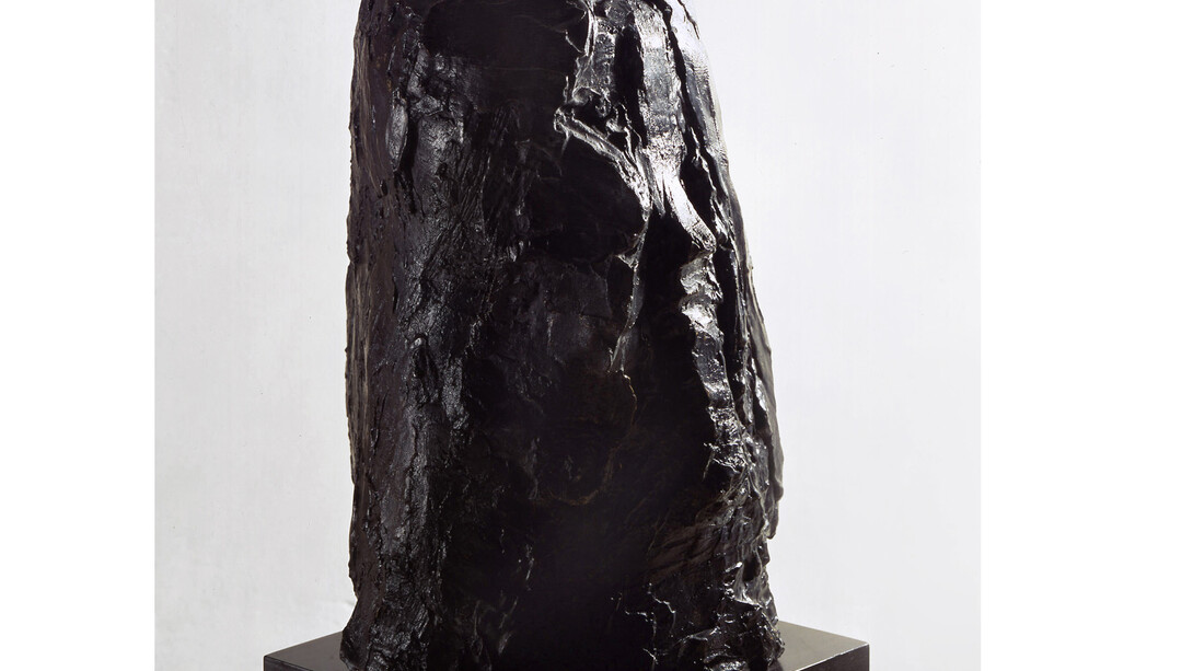 Per Kirkeby (* 1938), “Arm und Kopf VIII”, 1983, Bronze, 75 x 45 x 44,5 cm, Courtesy: Daniel Blau Munich/London