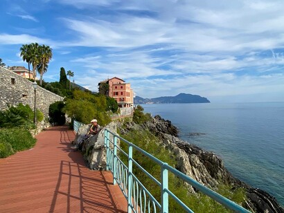 Un flautista lungo la Passeggiata Anita Garibaldi, Nervi, Italia