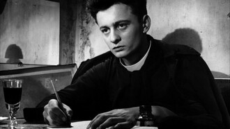 Una scena del film "Diario di un curato di campagna" di Robert Bresson