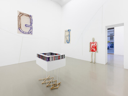 Ei Arakawa-Nash, Nikolas Gambaroff and Nora Schultz, Splendid playground, exhibition view. Courtesy of Galerie Meyer Kainer