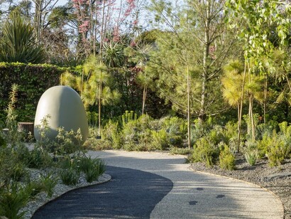 Percorso botanico con il Colbutu al centro, Francia