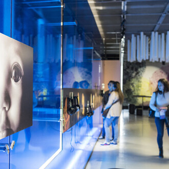 Man and Genes. Courtesy of Cité des Sciences et de l'Industrie