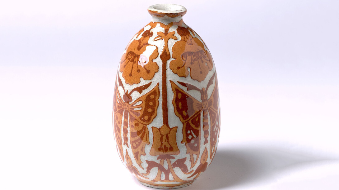 Small figures, piece in exhibition. Courtesy of Queensland Art Gallery