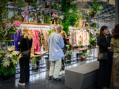 Pitti Uomo 104, Firenze, Italia. Impatto ambientale. La vera novità di questo salone sta nel diffuso voler mutare le scelte per produrre i capi per renderli meno impattanti sul pianeta