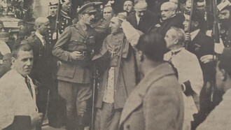 Una foto histórica. El Rey alfonso XIII es aclamado a su salida del Santuario de Monserrate, en ocasión de la visita efectuada a Orihuela para inagurar la Obra de riegos de la Federación de Sindicatos Agrícolas Católicos de Orihuela