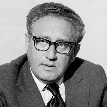 Henry Kissinger ejerció como secretario de Estado durante los mandatos de Richard Nixon y Gerald Ford, desempeñando un papel preponderante en la política exterior de Estados Unidos entre 1969 y 1977