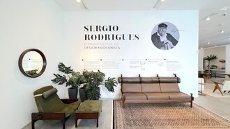Exposição do pioneiro do design modernista no Brasil, Sérgio Rodrigues, também no local